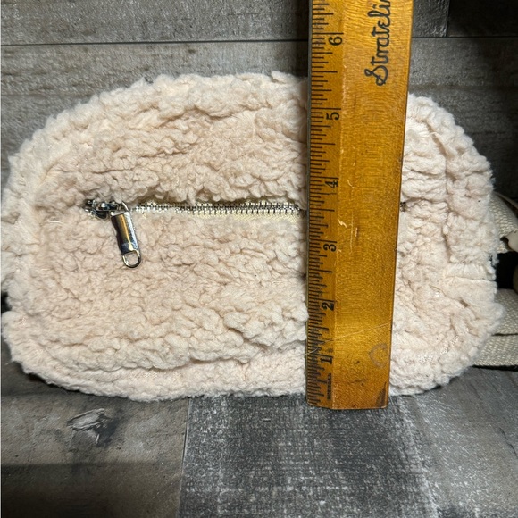 Wild Fable Sherpa Fannypack - Picture 4 of 6